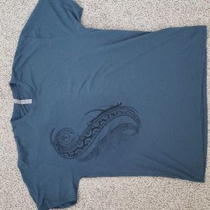 Polynesian designed Mens XXL T-shirt